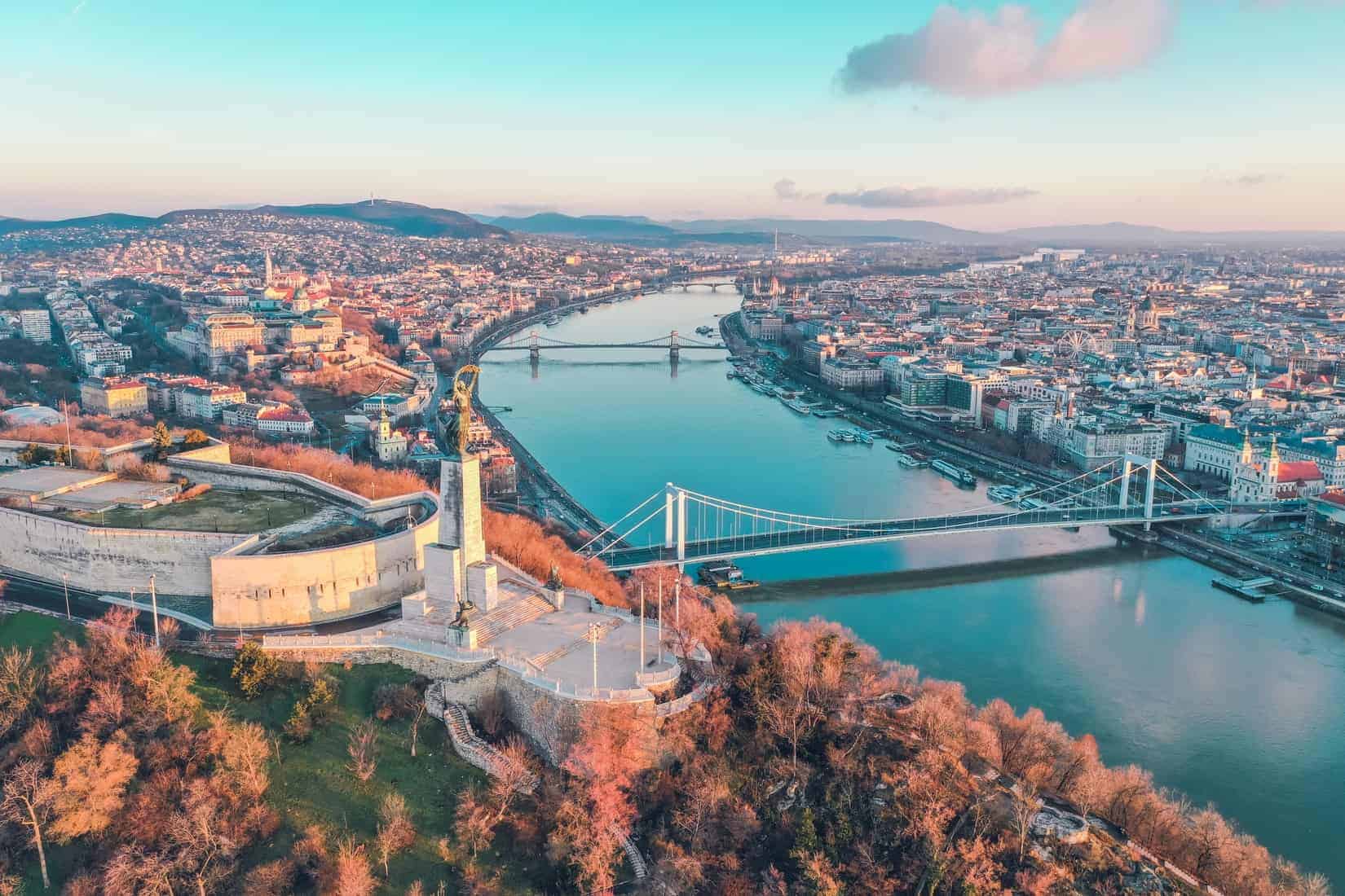 Versicherung als Immobilieninvestor in Budapest - Allianz kauft Bürogebäude