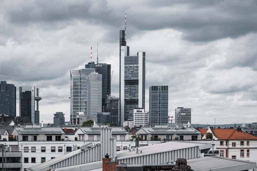 Frankfurter Gewerbeinvestor kauft Bürogebäude in Köln und Stuttgart